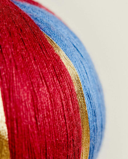BAUBLE CHRISTMAS DECORATION WITH THREADS