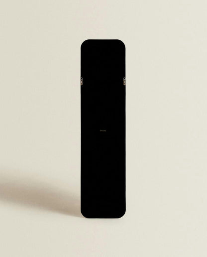 ROUND VERTICAL MIRROR WITH FRAME