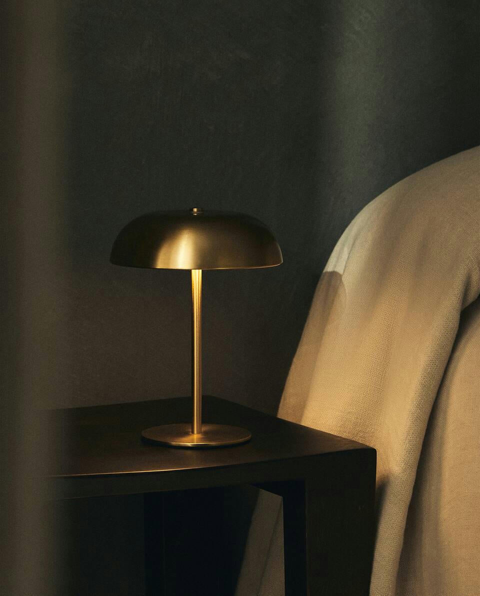 MONOCHROME TOUCH LAMP