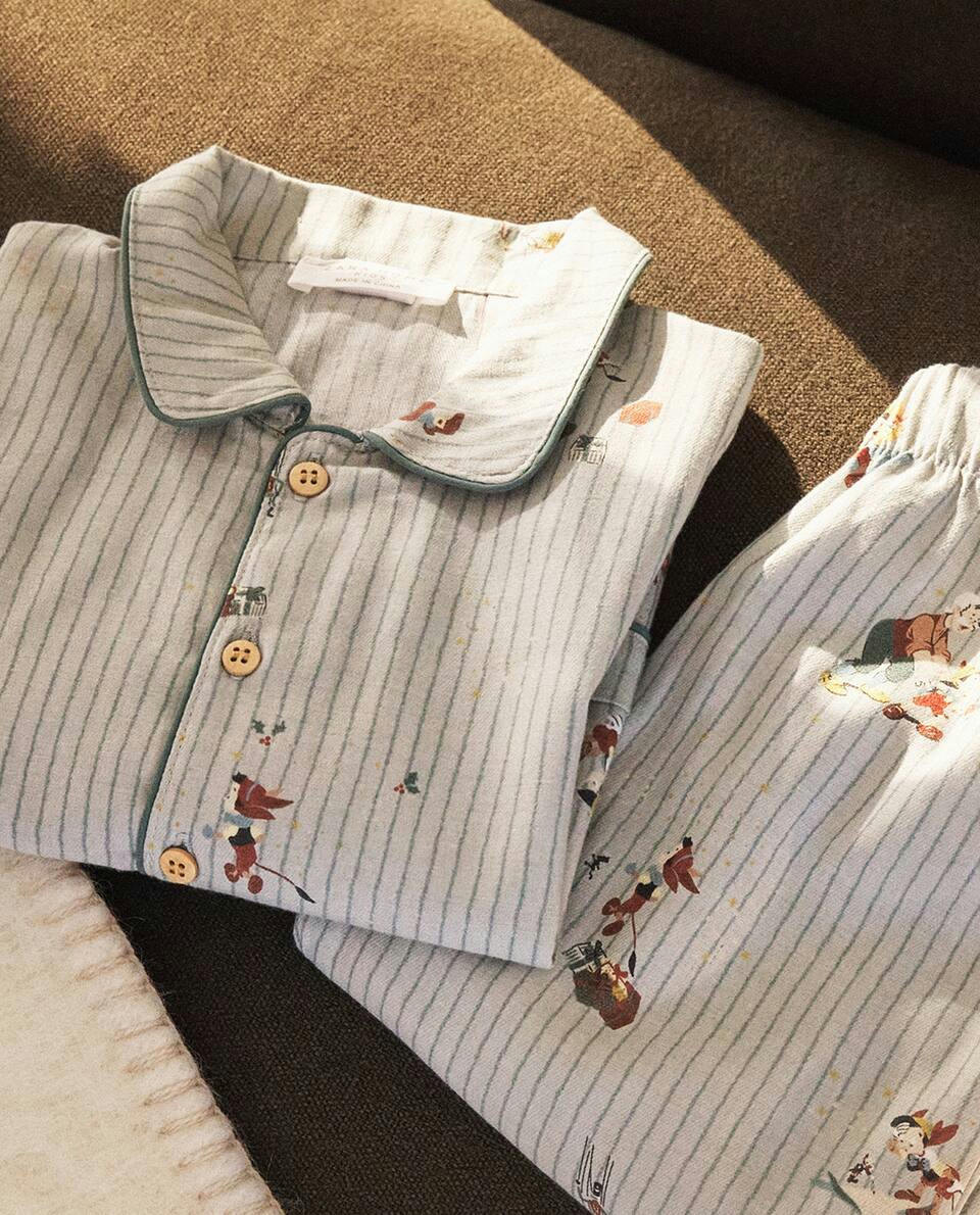 CHILDREN FLANNEL CHRISTMAS PINOCCHIO  DISNEY SET OF PYJAMAS