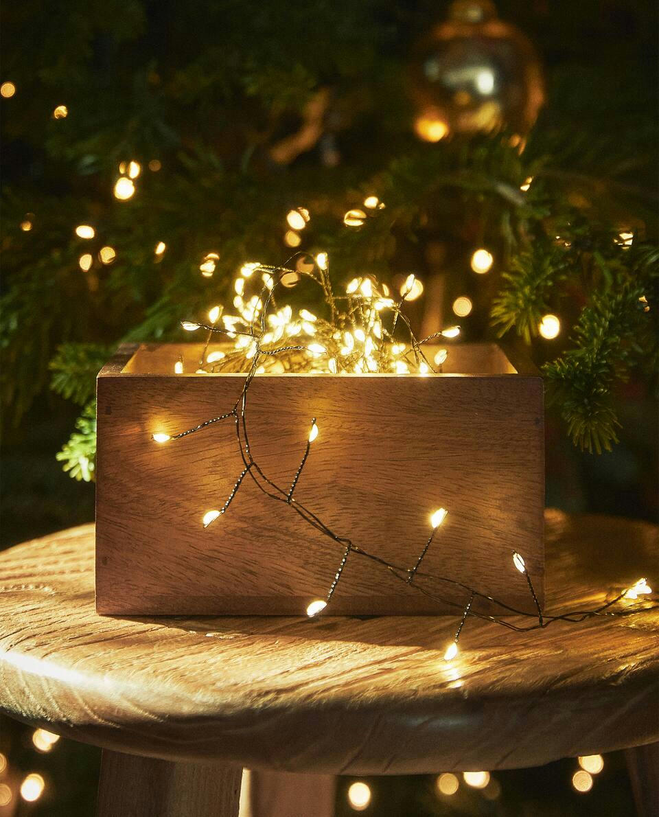 WIRE CHRISTMAS LIGHT STRAND