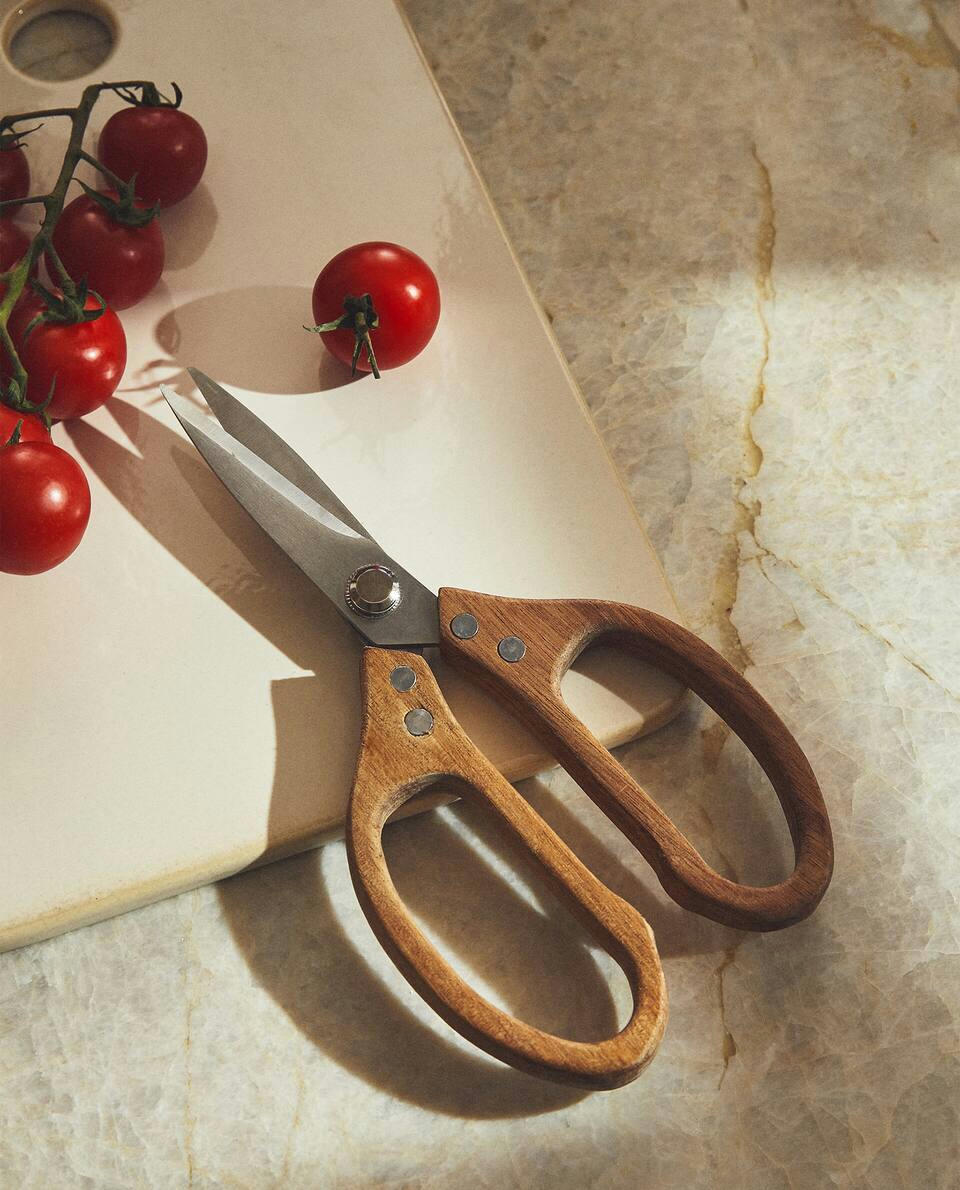 WOODEN KITCHEN SCISSORS