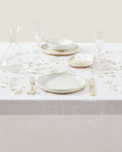 EMBROIDERED LINEN CHRISTMAS TABLECLOTH