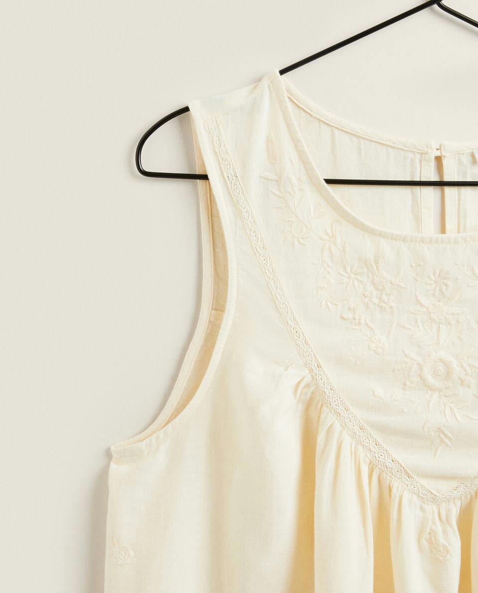 EMBROIDERED NIGHTDRESS