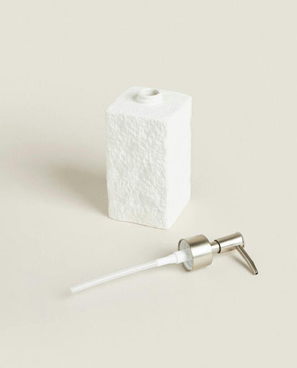 TEXTURED CERAMIC BATHROOM SET