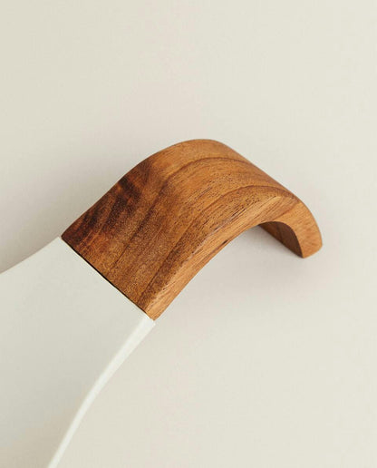 WOOD AND SILICONE SPOON REST